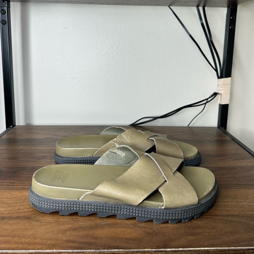 SOREL Roaming Criss Cross Green Leather Slip On Sandals Sz 10